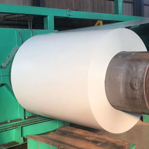 Ppgi Beyaz Renk 9016 Boyalı Galvanizli Çelik Rulo 0.4mm Ppgl Çelik Bobinlerde Renk Kaplamalı Çelik Ppgi